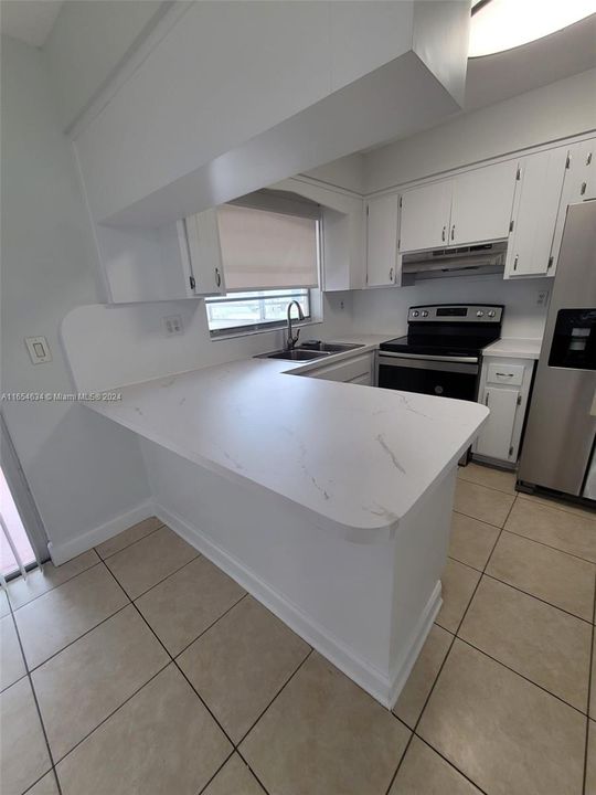 Recently Rented: $3,350 (3 beds, 2 baths, 1124 Square Feet)