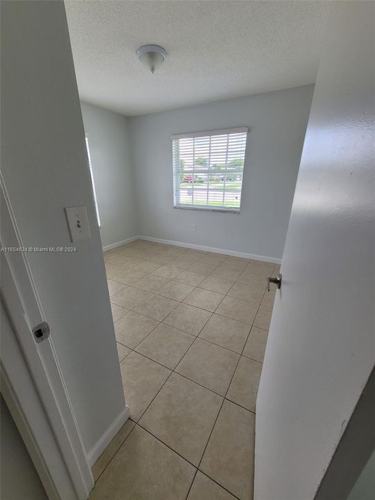 Recently Rented: $3,350 (3 beds, 2 baths, 1124 Square Feet)