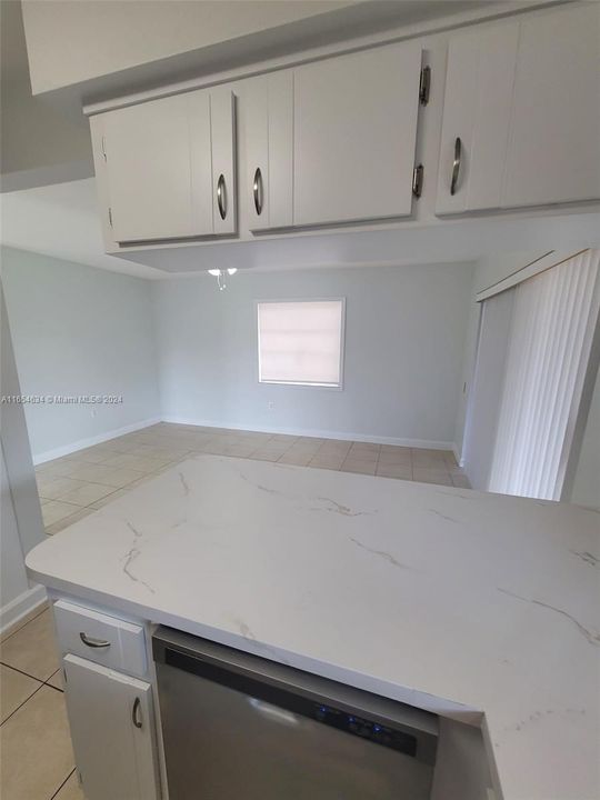 Recently Rented: $3,350 (3 beds, 2 baths, 1124 Square Feet)