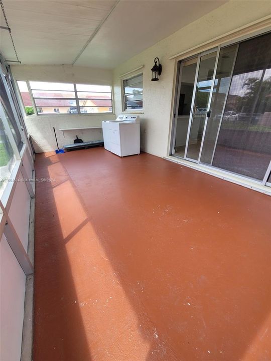 Recently Rented: $3,350 (3 beds, 2 baths, 1124 Square Feet)