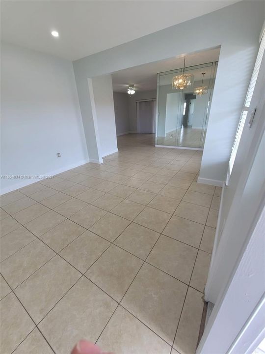 Recently Rented: $3,350 (3 beds, 2 baths, 1124 Square Feet)