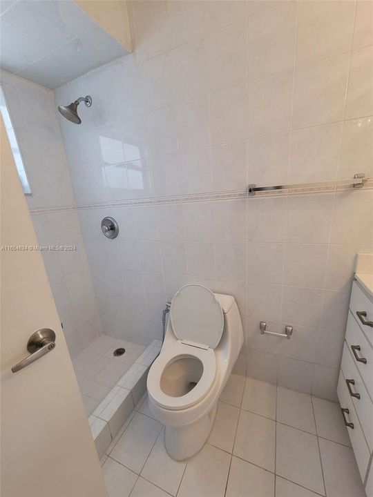 Recently Rented: $3,350 (3 beds, 2 baths, 1124 Square Feet)