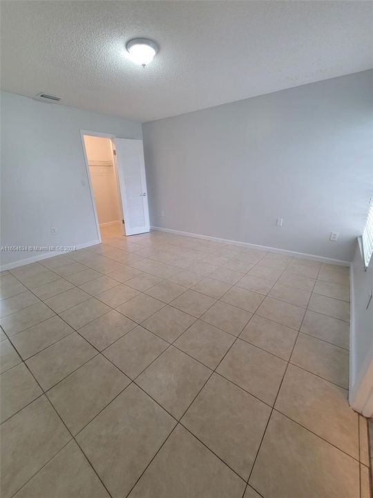 Recently Rented: $3,350 (3 beds, 2 baths, 1124 Square Feet)