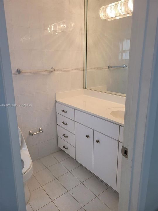 Recently Rented: $3,350 (3 beds, 2 baths, 1124 Square Feet)