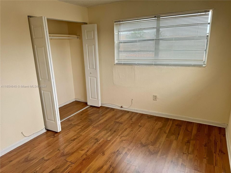 For Rent: $2,200 (2 beds, 1 baths, 1123 Square Feet)