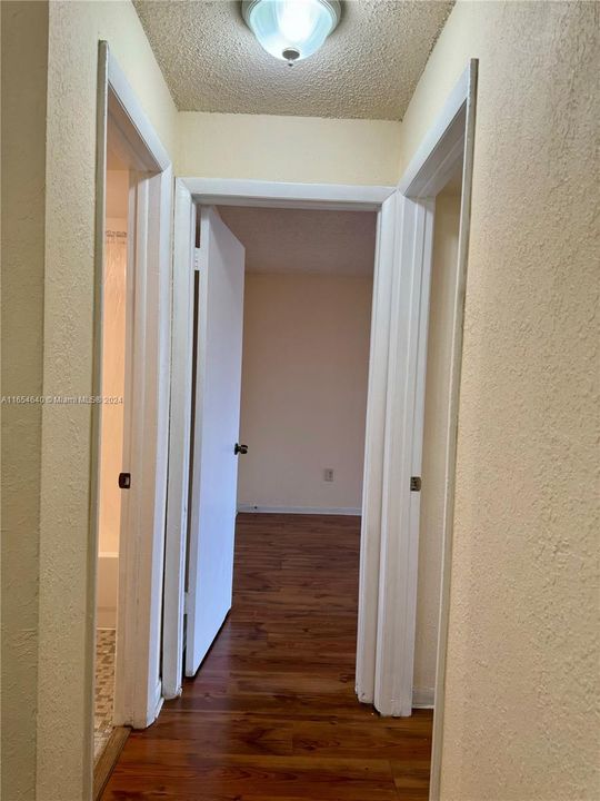 For Rent: $2,200 (2 beds, 1 baths, 1123 Square Feet)