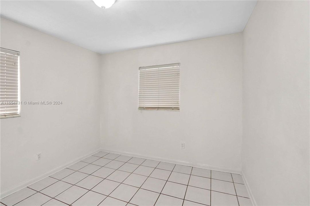 Active With Contract: $3,300 (3 beds, 2 baths, 1547 Square Feet)