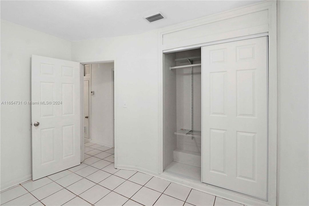 Active With Contract: $3,300 (3 beds, 2 baths, 1547 Square Feet)