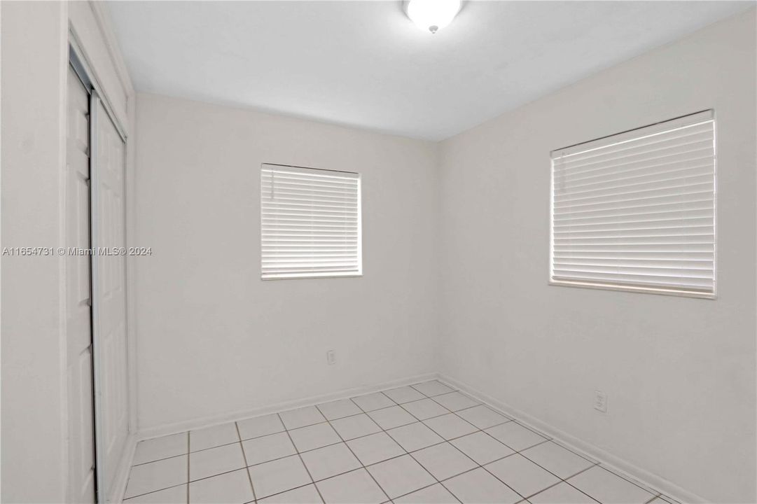 Active With Contract: $3,300 (3 beds, 2 baths, 1547 Square Feet)