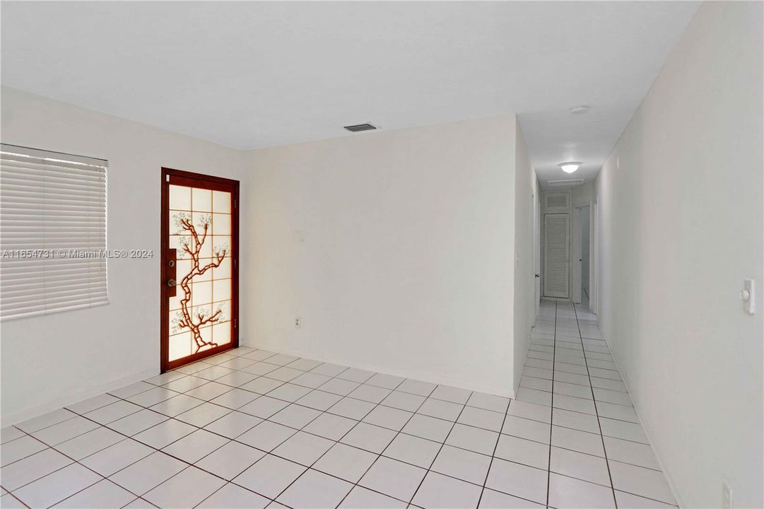 Active With Contract: $3,300 (3 beds, 2 baths, 1547 Square Feet)