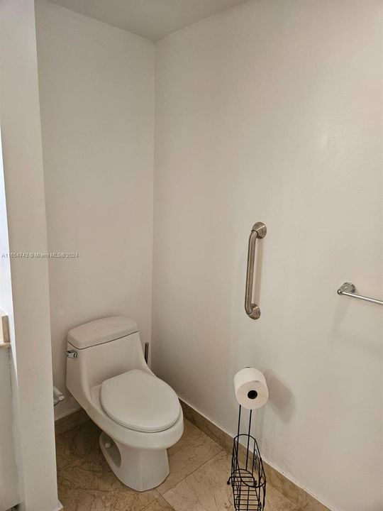 For Sale: $430,000 (2 beds, 2 baths, 1185 Square Feet)