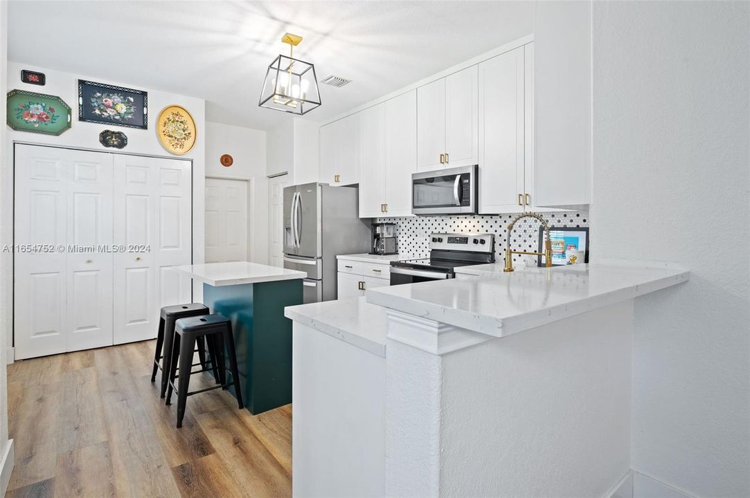 For Sale: $650,000 (4 beds, 2 baths, 1790 Square Feet)