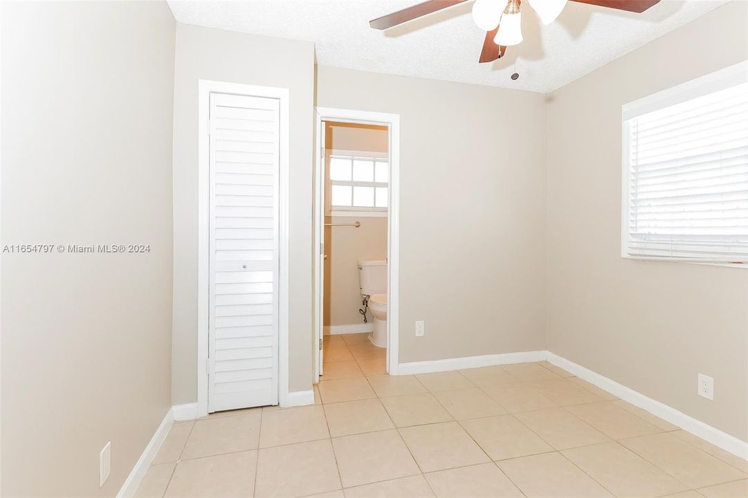 For Rent: $2,535 (4 beds, 2 baths, 1368 Square Feet)