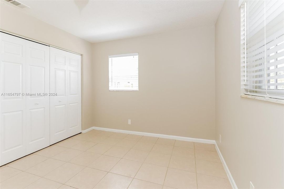 For Rent: $2,535 (4 beds, 2 baths, 1368 Square Feet)