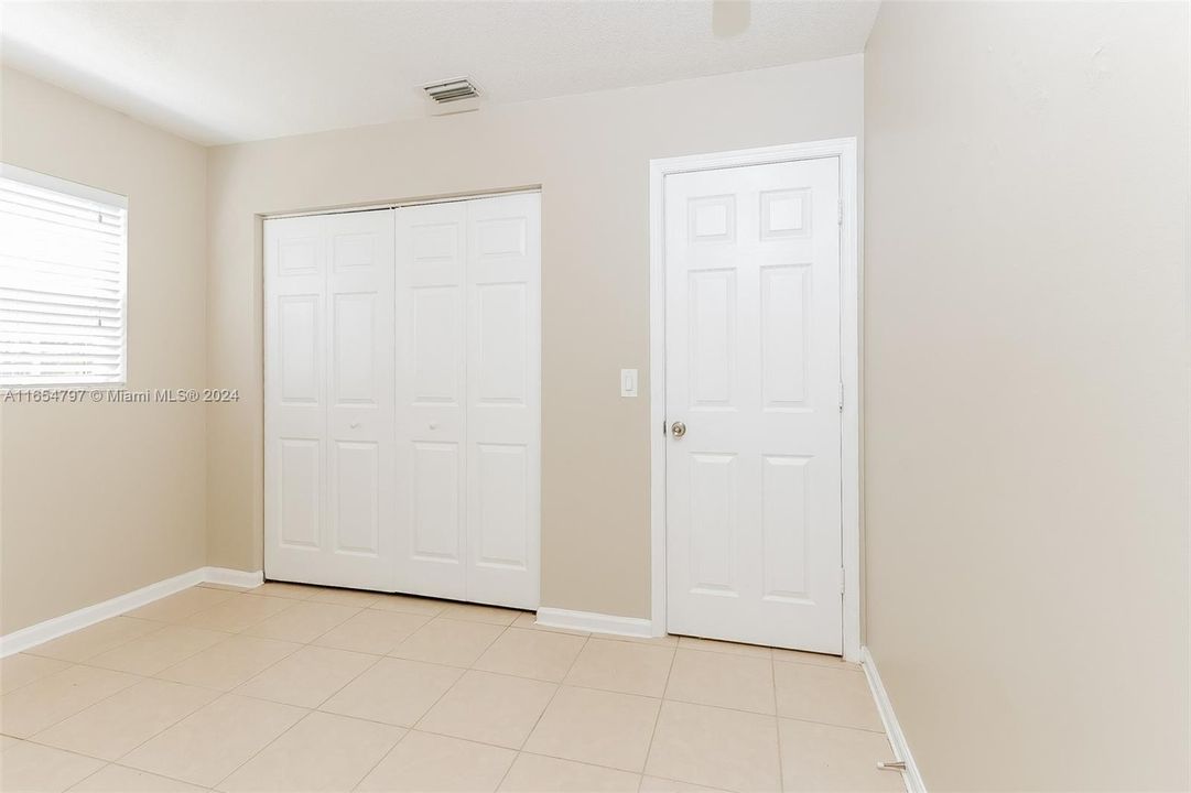 For Rent: $2,535 (4 beds, 2 baths, 1368 Square Feet)