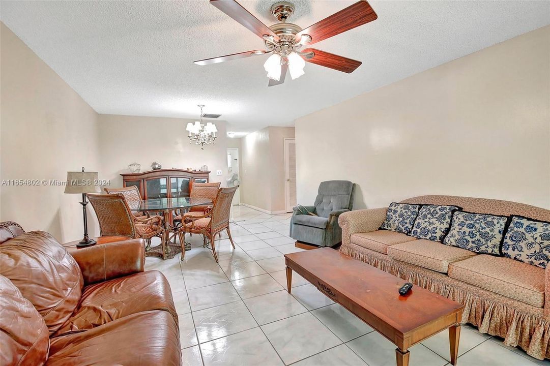 For Sale: $240,000 (2 beds, 1 baths, 1065 Square Feet)