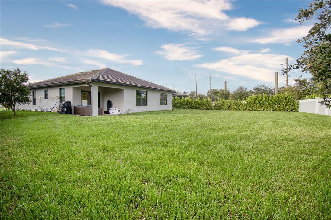 For Sale: $639,000 (4 beds, 2 baths, 1828 Square Feet)