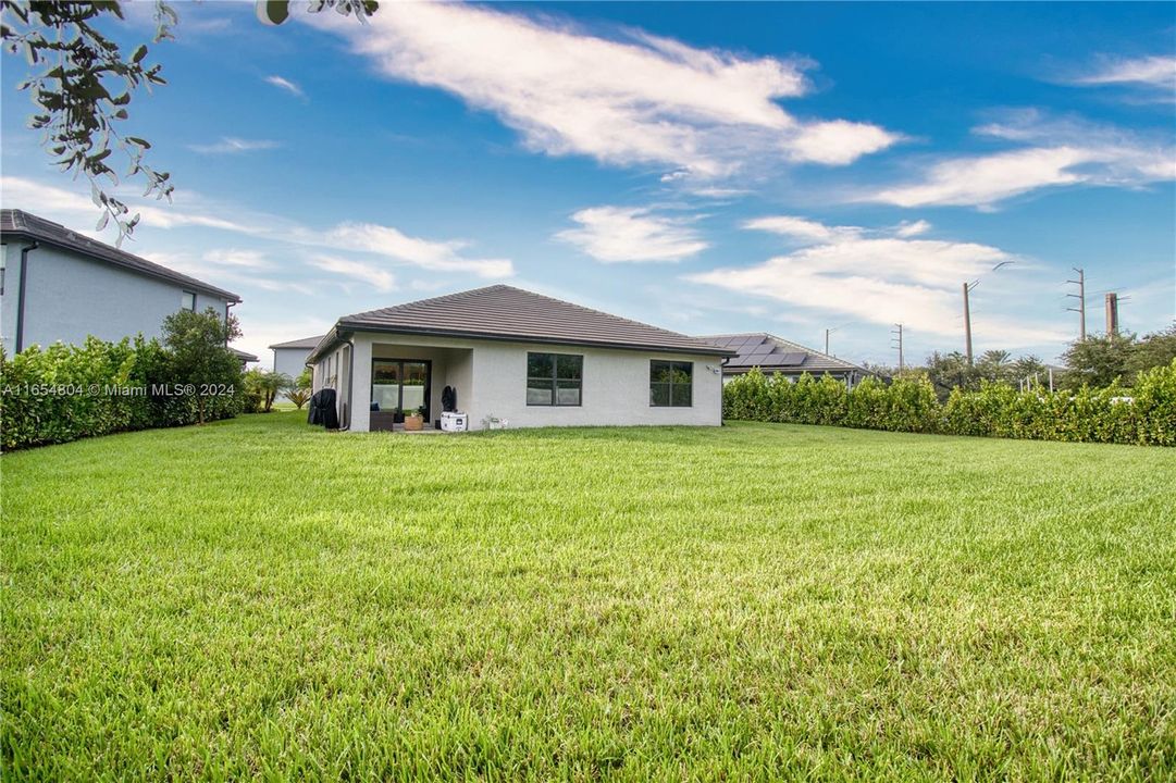 For Sale: $639,000 (4 beds, 2 baths, 1828 Square Feet)