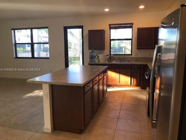 For Rent: $3,500 (3 beds, 2 baths, 2249 Square Feet)