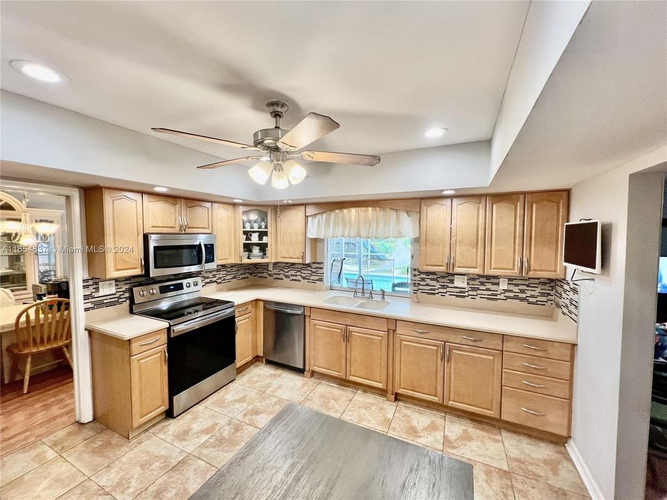 For Sale: $774,500 (4 beds, 2 baths, 2246 Square Feet)