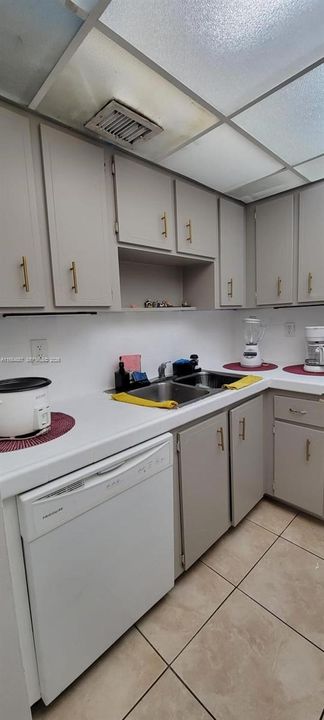 Activo con contrato: $164,900 (1 camas, 1 baños, 989 Pies cuadrados)