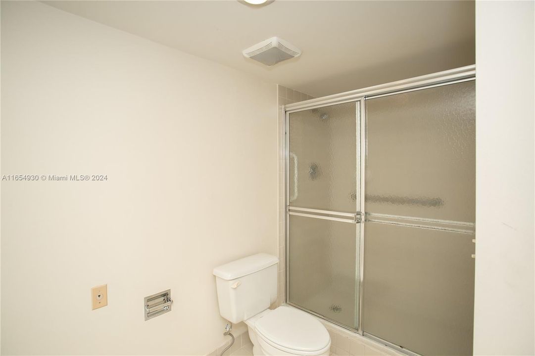 For Rent: $4,850 (2 beds, 2 baths, 1595 Square Feet)