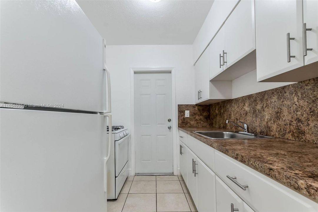 For Rent: $2,600 (2 beds, 1 baths, 0 Square Feet)