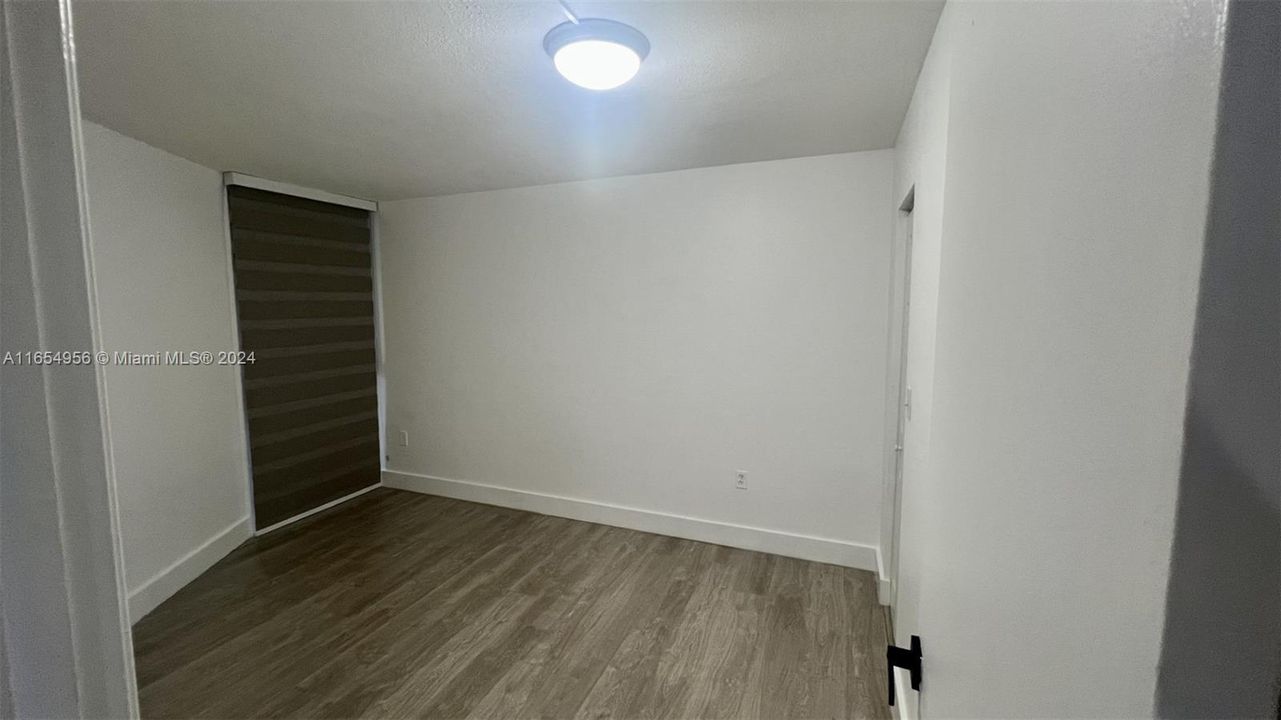 Active With Contract: $2,250 (2 beds, 2 baths, 925 Square Feet)