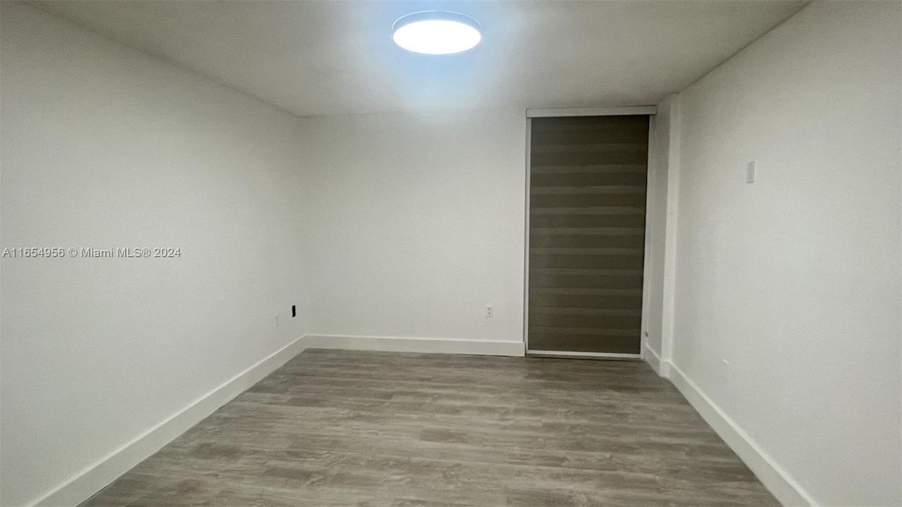 Active With Contract: $2,250 (2 beds, 2 baths, 925 Square Feet)