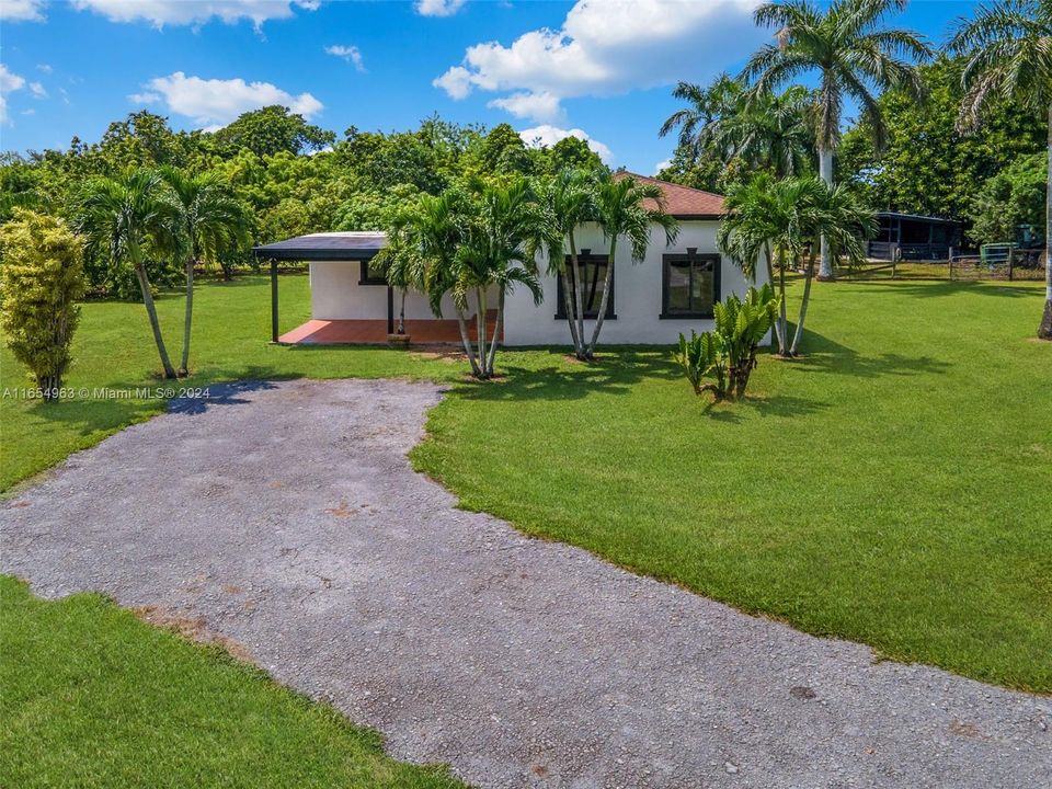 En Venta: $969,000 (3 camas, 2 baños, 1751 Pies cuadrados)