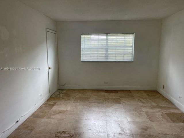 For Rent: $1,800 (1 beds, 1 baths, 780 Square Feet)