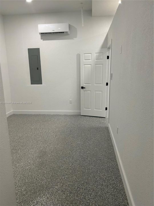 For Rent: $1,550 (1 beds, 1 baths, 2382 Square Feet)