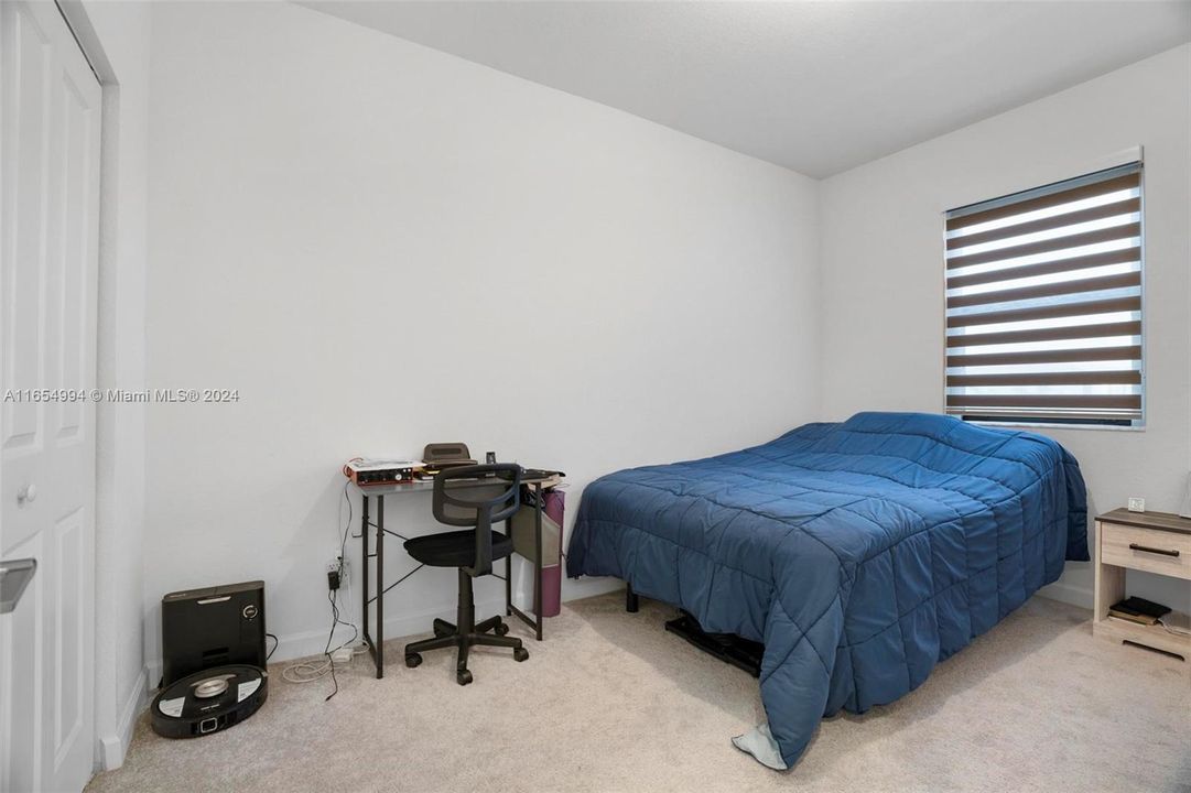 For Rent: $3,700 (3 beds, 2 baths, 1899 Square Feet)