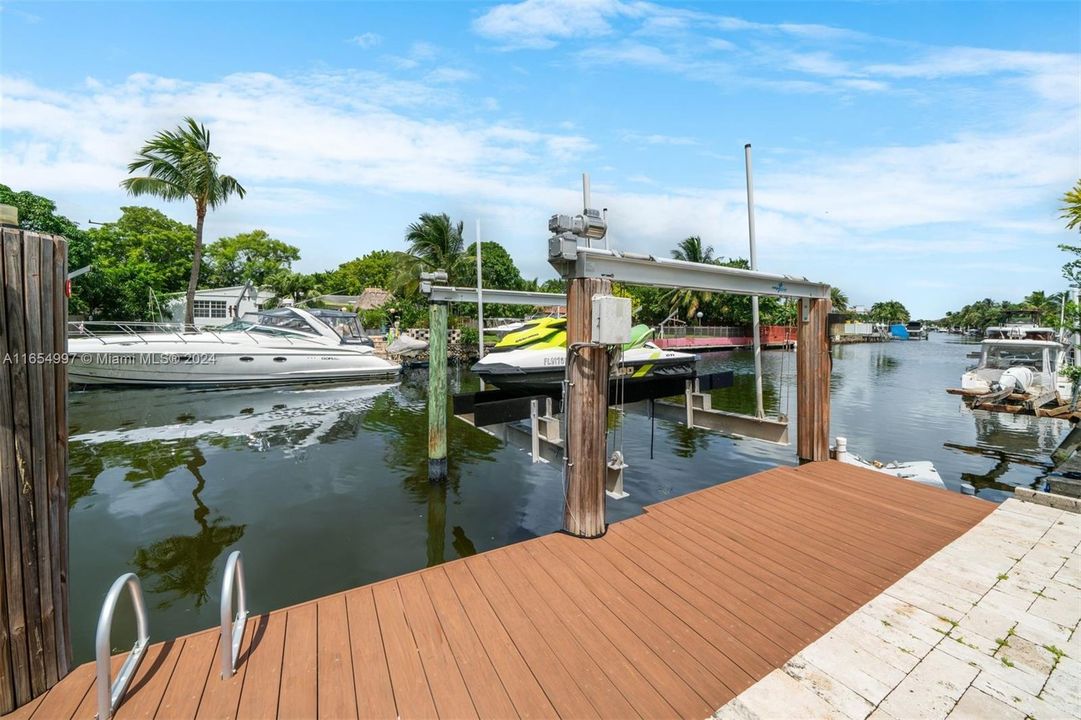 For Sale: $2,980,000 (4 beds, 2 baths, 2420 Square Feet)