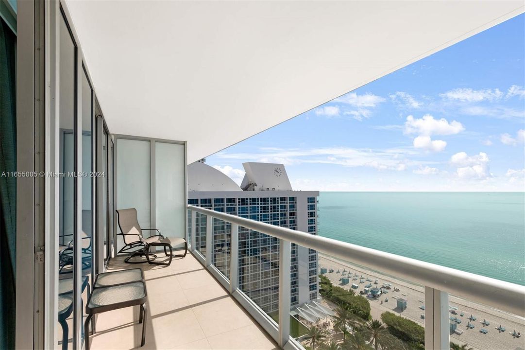 Active With Contract: $9,250 (1 beds, 1 baths, 842 Square Feet)