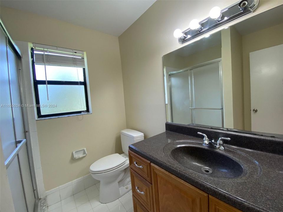 Active With Contract: $2,150 (2 beds, 2 baths, 1140 Square Feet)