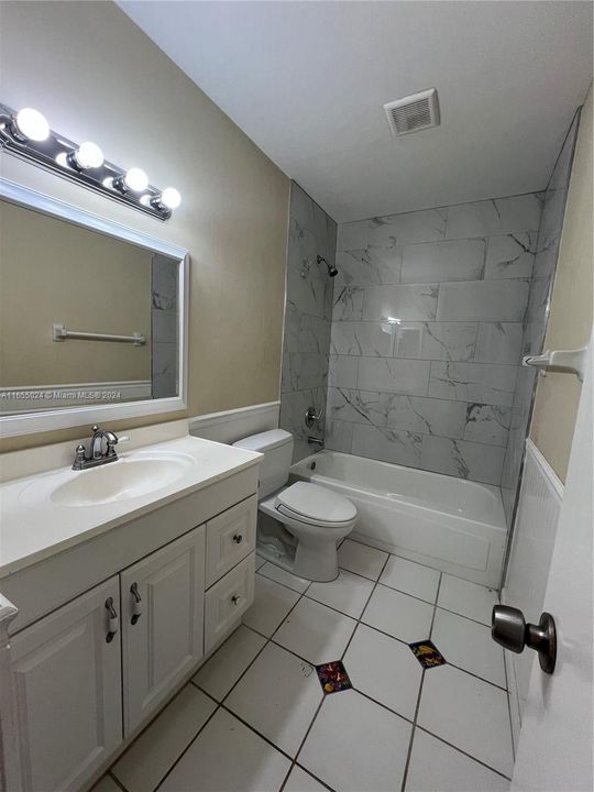 Active With Contract: $2,150 (2 beds, 2 baths, 1140 Square Feet)