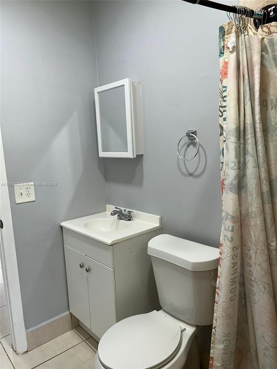 Active With Contract: $2,299 (2 beds, 1 baths, 1593 Square Feet)