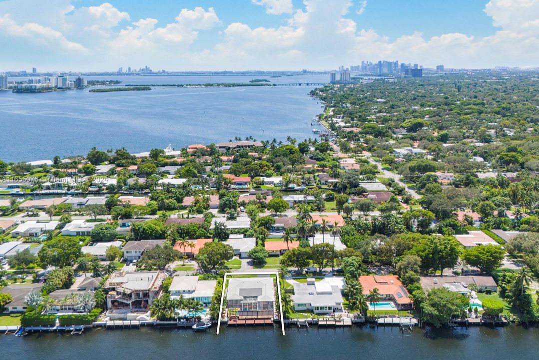 For Sale: $3,850,000 (4 beds, 3 baths, 2728 Square Feet)