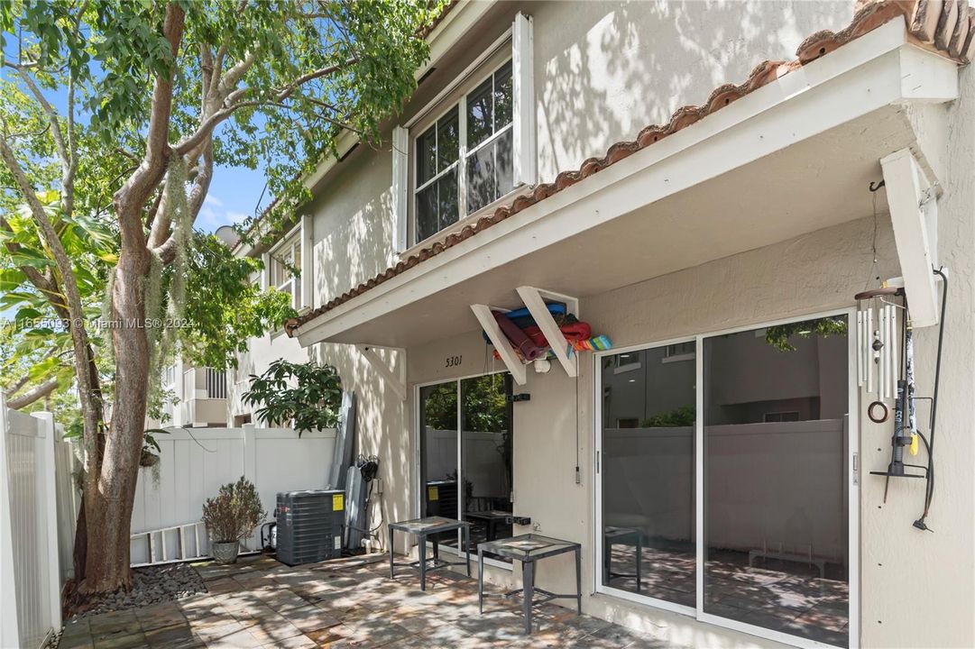 For Sale: $490,000 (3 beds, 2 baths, 1547 Square Feet)