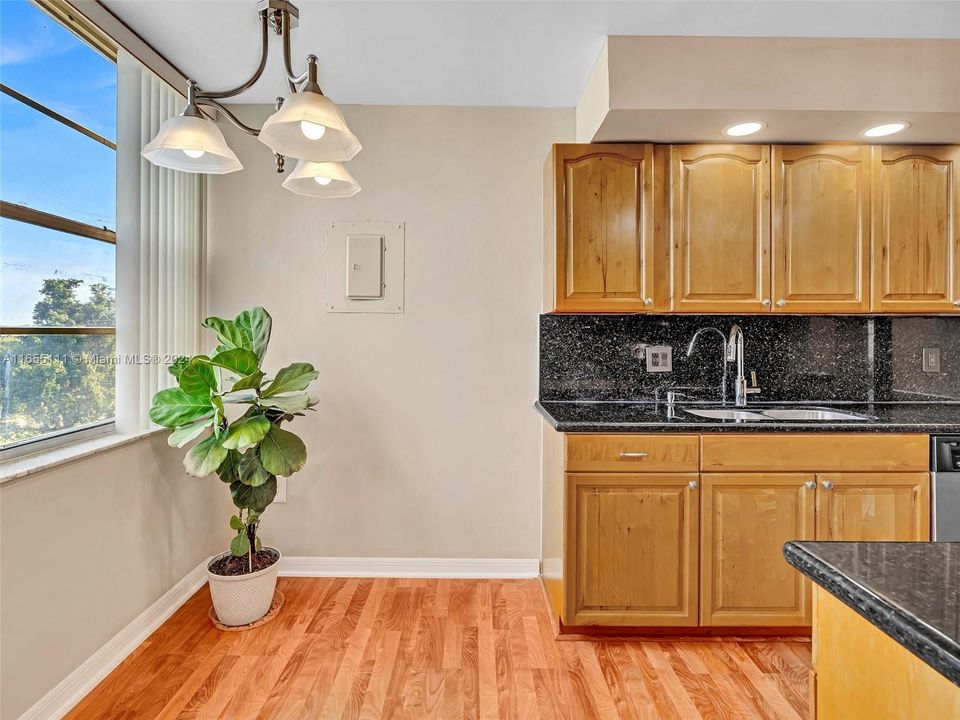 For Sale: $245,000 (2 beds, 2 baths, 1120 Square Feet)