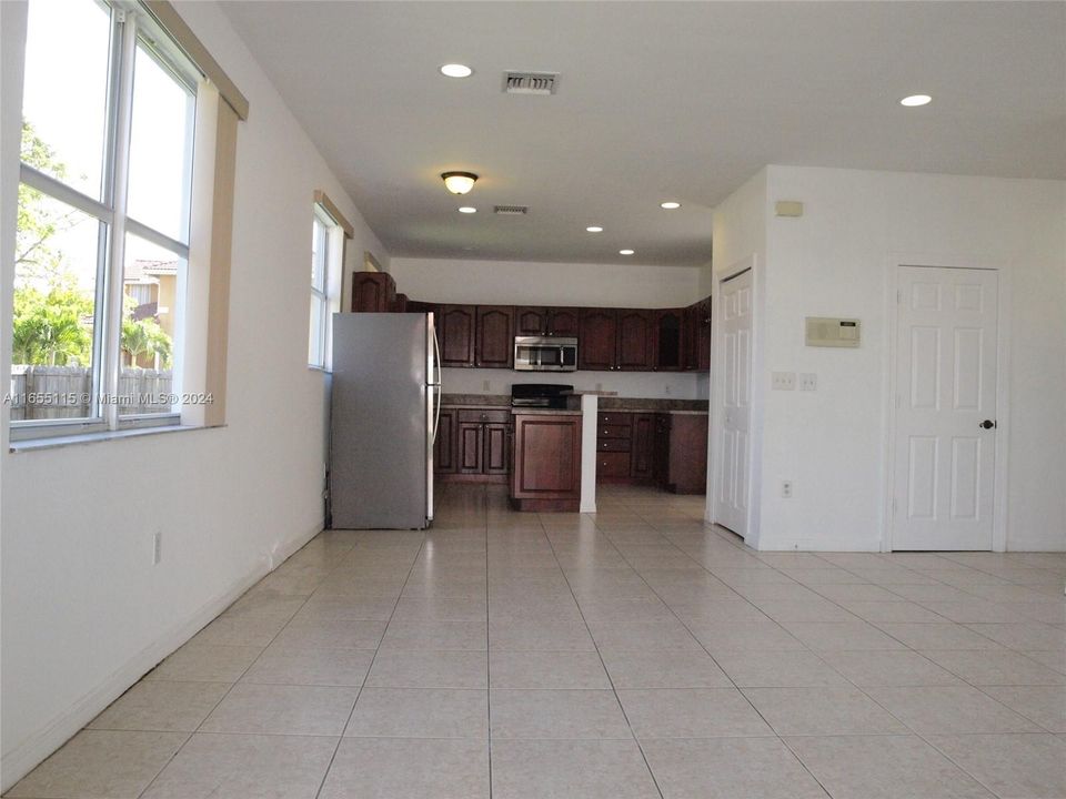 For Rent: $4,500 (4 beds, 3 baths, 2946 Square Feet)