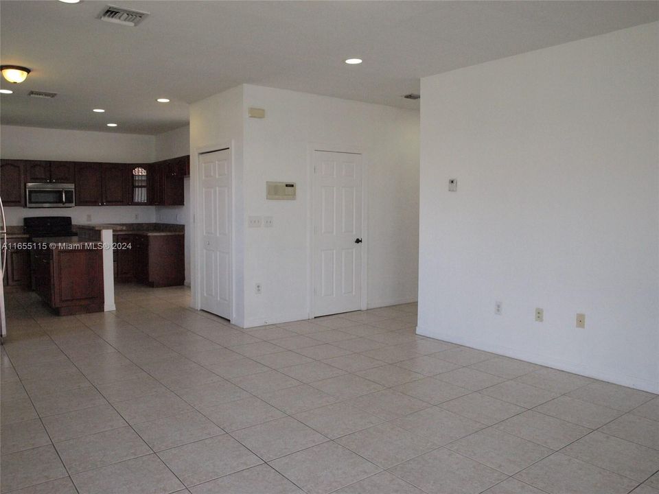 For Rent: $4,500 (4 beds, 3 baths, 2946 Square Feet)