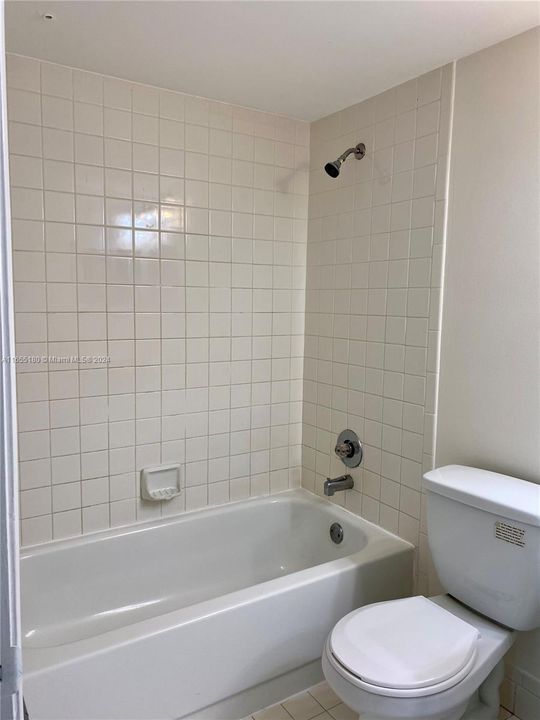 For Rent: $1,650 (1 beds, 1 baths, 811 Square Feet)