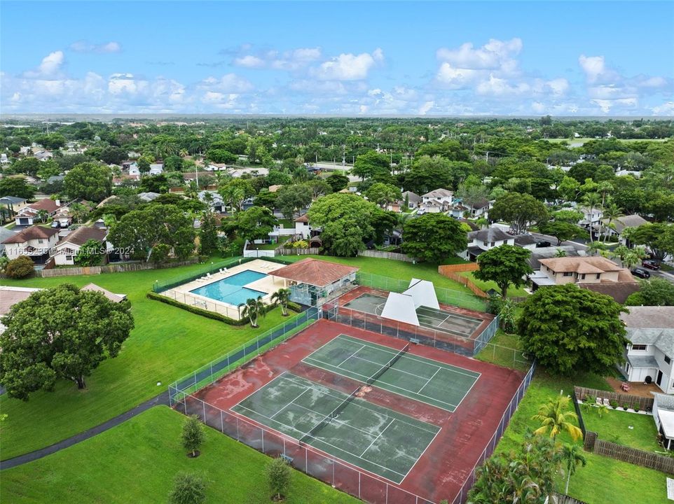 Pool, tennis courts and handball courts