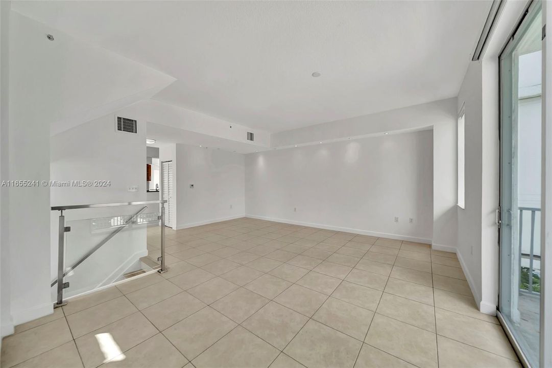 For Rent: $4,250 (4 beds, 3 baths, 2127 Square Feet)