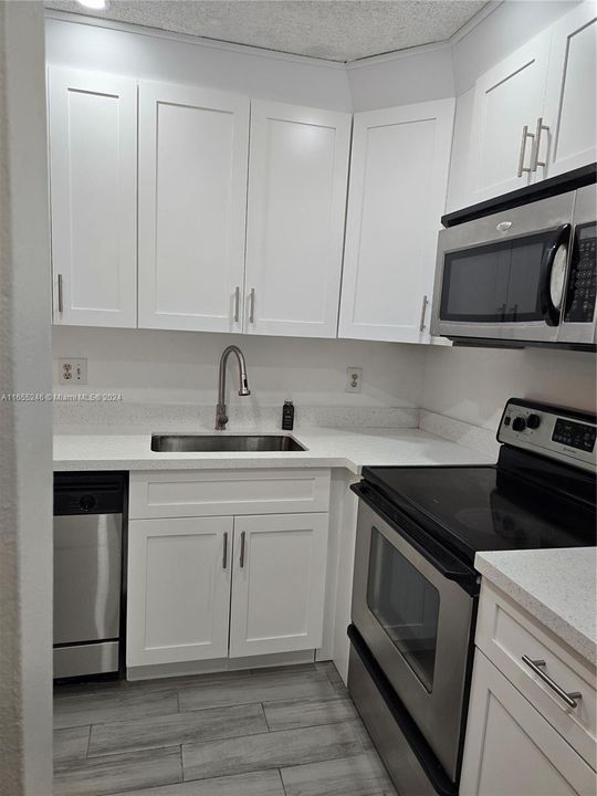 For Rent: $1,800 (1 beds, 1 baths, 950 Square Feet)