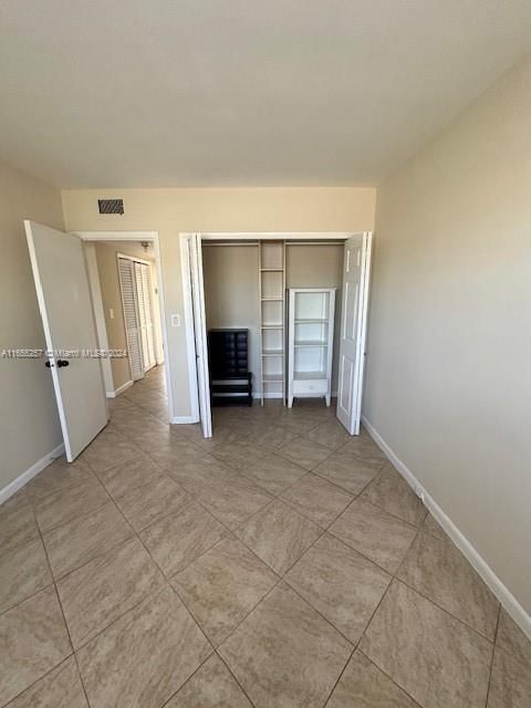 For Rent: $1,800 (2 beds, 1 baths, 800 Square Feet)