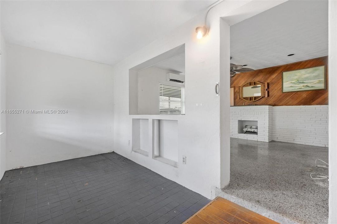 For Sale: $425,000 (3 beds, 2 baths, 1361 Square Feet)