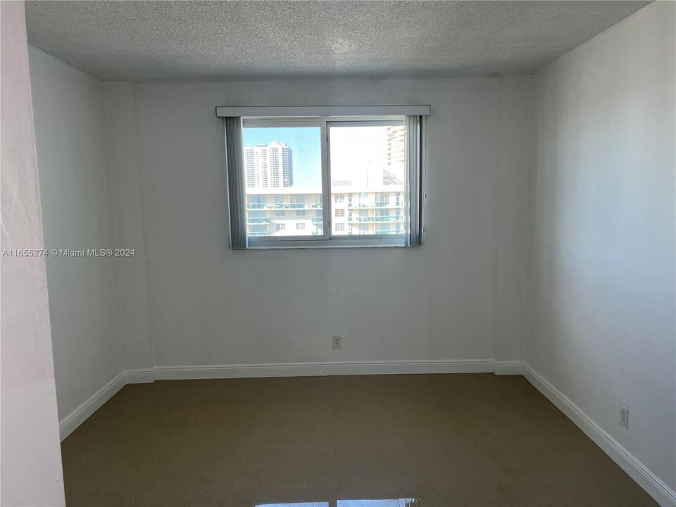 For Sale: $459,000 (1 beds, 1 baths, 1005 Square Feet)